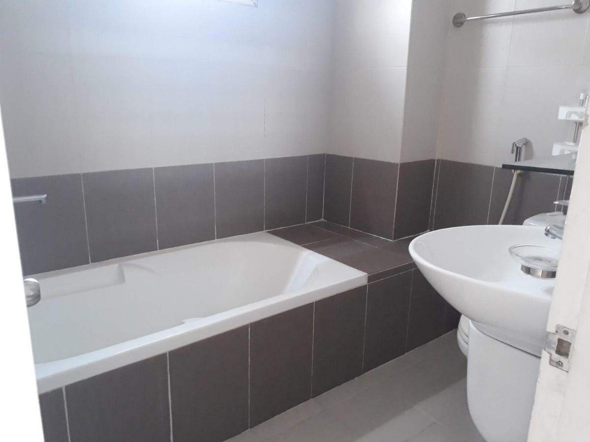 הוי אן Little House Homestay מראה חיצוני תמונה